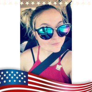 Meet your Posher, Jacquelyn